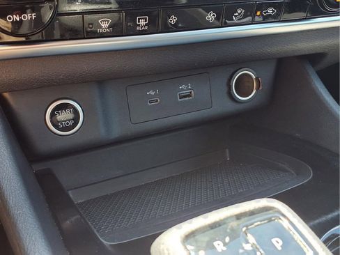 Used 2023 Nissan Rogue SV AWD/4WD image 9