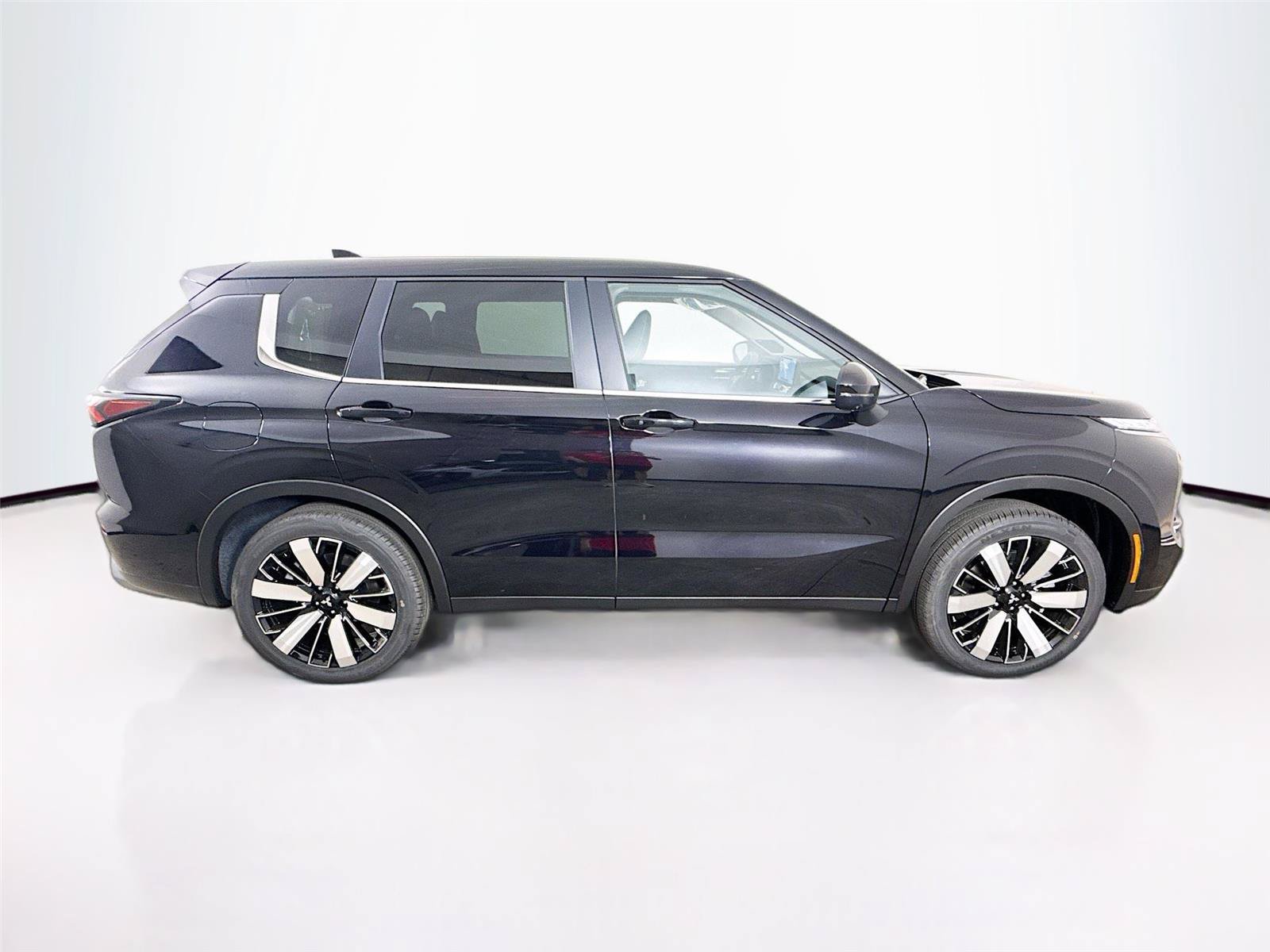 New 2026 Mitsubishi Outlander SE AWD/4WD image 32