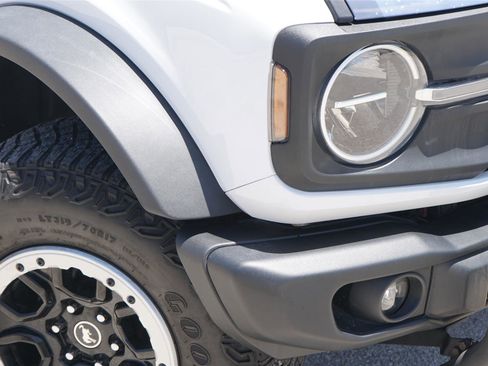 Used 2023 Ford Bronco Black Diamond w/ Sasquatch Package AWD/4WD image 3