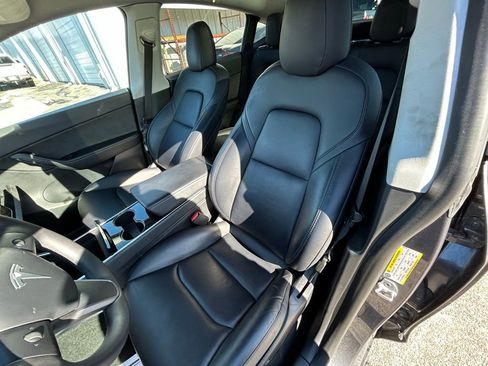 Used 2020 Tesla Model Y Long Range image 32