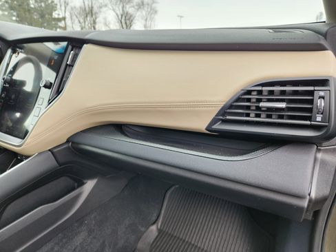 Used 2022 Subaru Outback Premium image 17