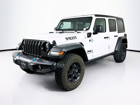 Used 2023 Jeep Wrangler Unlimited image 3
