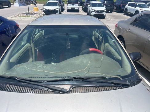 Used 2002 Saturn S-Series SL1 FWD image 7