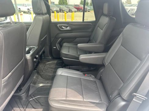 Used 2024 Chevrolet Tahoe Z71 w/ Luxury Package AWD/4WD image 19