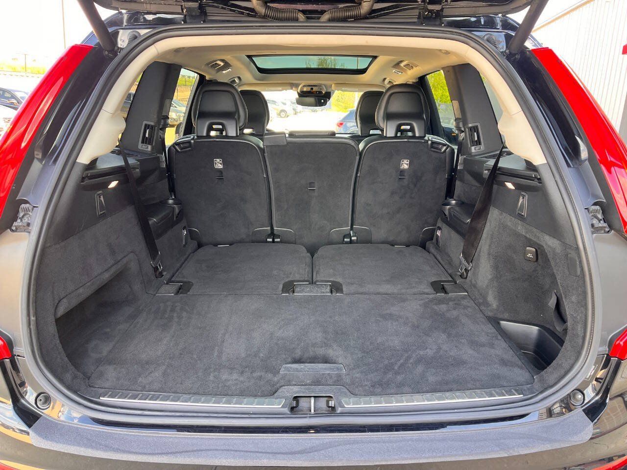 Used 2019 Volvo XC90 T5 Momentum w/ Multimedia Package AWD/4WD image 24