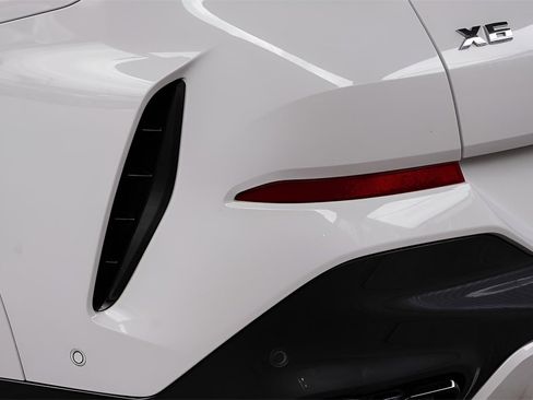 Used 2024 BMW X6 M60i image 21