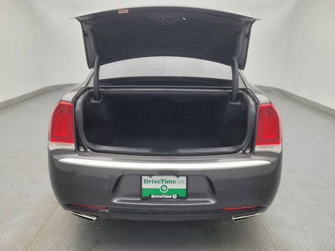 Used 2018 Chrysler 300 Touring w/ Chrome Appearance Package image 29