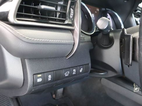 Used 2020 Toyota Camry SE w/ Cold Weather Package AWD/4WD image 13