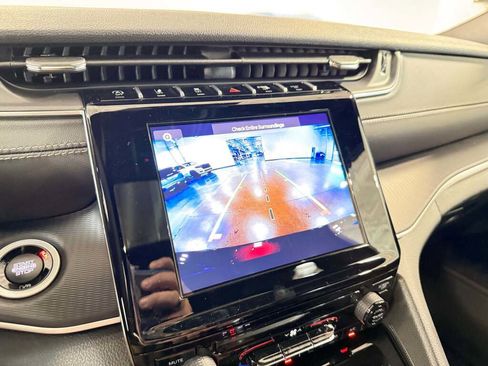 New 2025 Jeep Grand Cherokee L Laredo image 33