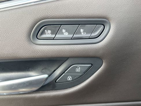 Used 2021 Cadillac Escalade Premium Luxury image 28