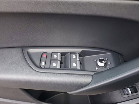 Used 2018 Audi Q5 2.0T Premium w/ Convenience Package image 15