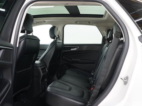 Used 2015 Ford Edge Titanium w/ Equipment Group 302A AWD/4WD image 18