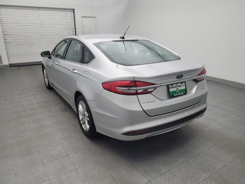 Used 2018 Ford Fusion SE w/ Fusion SE Technology Package FWD image 5