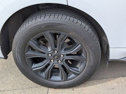 Certified 2022 Ford Edge SE w/ Black Appearance Package AWD/4WD image 8