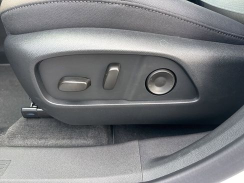 New 2026 Chevrolet Equinox LT w/ Convenience Package II image 10