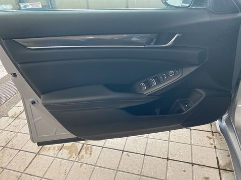 Used 2021 Honda Accord Sport image 9