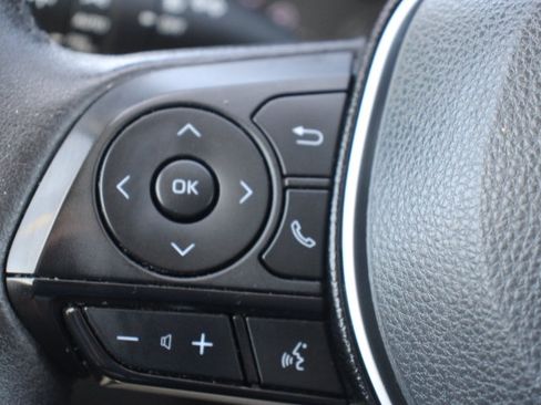 Used 2021 Toyota RAV4 XLE w/ Convenience Package FWD image 24