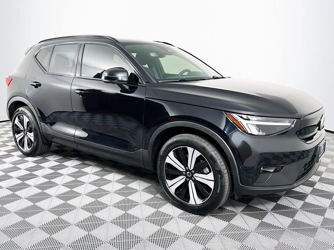 Used 2023 Volvo XC40 Recharge Plus AWD/4WD image 27