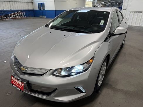 Used 2018 Chevrolet Volt Premier w/ Driver Confidence Package image 7