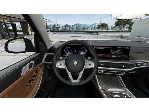 New 2026 BMW X7 xDrive40i w/ Premium Package image 13