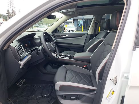 New 2026 Volkswagen Atlas Peak Edition image 12