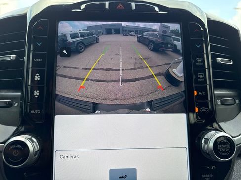 Used 2022 RAM 1500 Big Horn AWD/4WD image 39