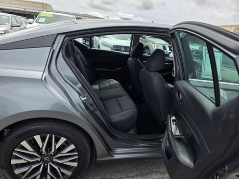 Used 2023 Nissan Altima 2.5 SV image 11