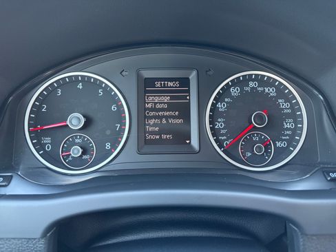 Used 2017 Volkswagen Tiguan Limited w/ Alloy Wheels Package AWD/4WD image 11