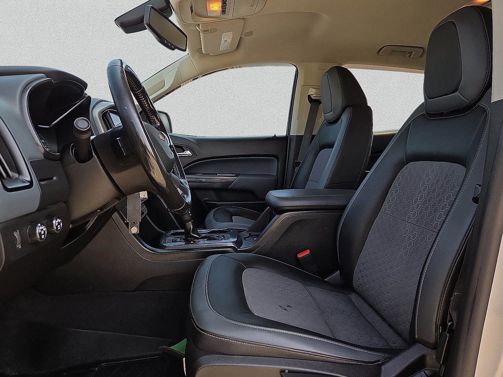 Used 2020 Chevrolet Colorado Z71 AWD/4WD image 14