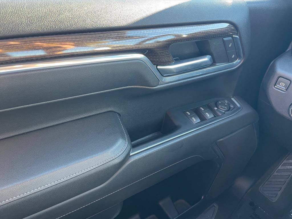 Used 2022 Chevrolet Silverado 1500 LT AWD/4WD image 19