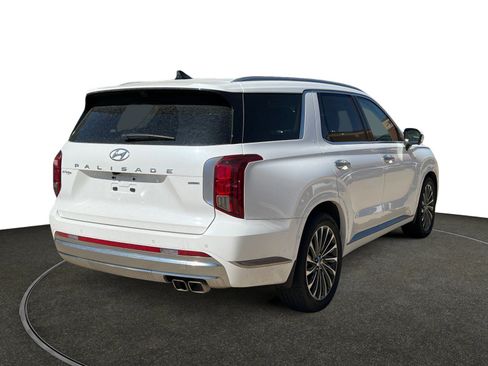 Used 2024 Hyundai Palisade Calligraphy AWD/4WD image 3