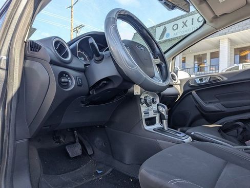 Used 2015 Ford Fiesta SE image 12