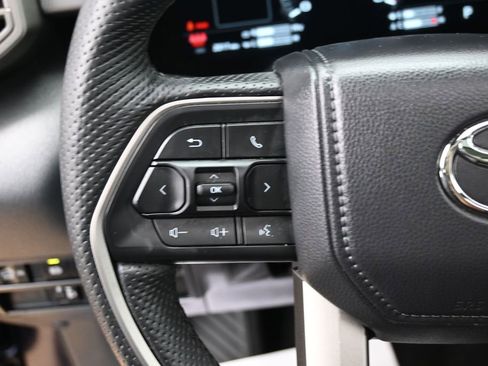 Used 2026 Toyota Tundra Limited AWD/4WD image 18