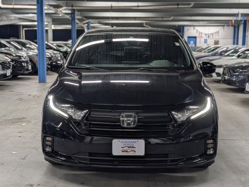 Used 2023 Honda Odyssey Sport image 3