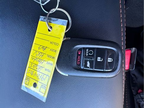 Used 2025 Honda HR-V Sport image 3