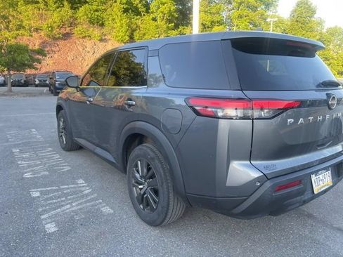 Used 2022 Nissan Pathfinder S AWD/4WD image 3