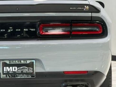 Used 2021 Dodge Challenger R/T Scat Pack RWD image 9