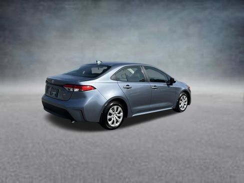 Used 2025 Toyota Corolla LE FWD image 4