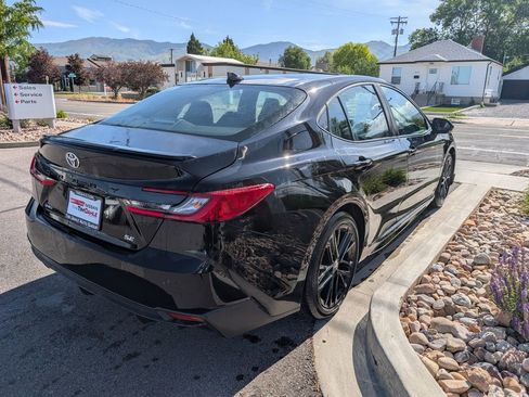 Used 2025 Toyota Camry SE FWD image 5