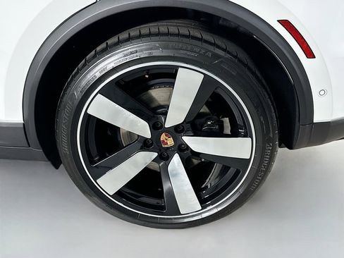 New 2026 Porsche Macan Electric image 34