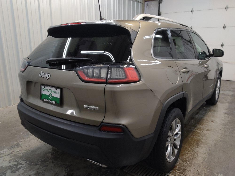 Used 2019 Jeep Cherokee Latitude Plus w/ Comfort/Convenience Group FWD image 9