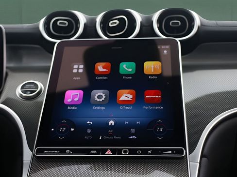 Used 2025 Mercedes-Benz GLC 43 AMG 4MATIC image 41