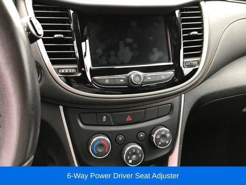Used 2020 Chevrolet Trax LT w/ LT Convenience Package FWD image 8