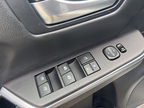 Used 2015 Toyota Camry SE image 14