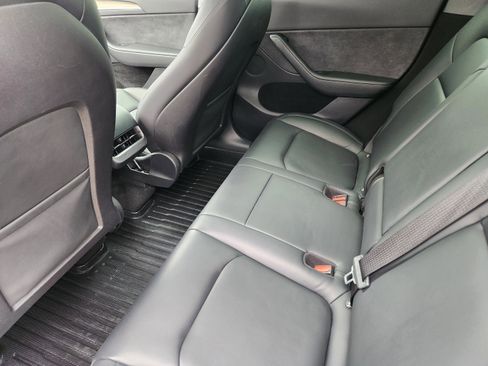 Used 2023 Tesla Model Y Long Range image 25