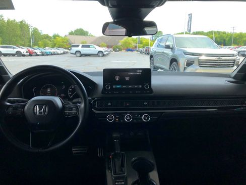 Used 2023 Honda Civic Sport image 13