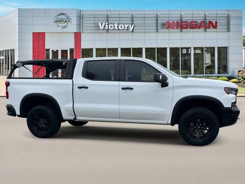 Used 2023 Chevrolet Silverado 1500 ZR2 w/ Technology Package AWD/4WD image 2