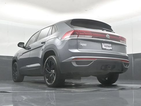 Used 2024 Volkswagen Atlas Cross Sport SE FWD image 49