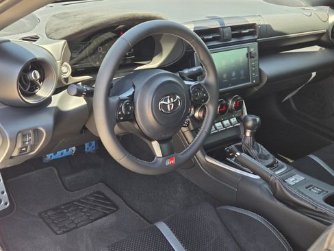 Used 2025 Toyota GR86 Premium w/ Performance Package RWD image 26