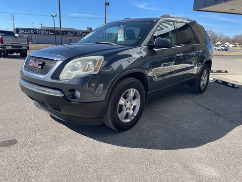 Used 2011 GMC Acadia SLE image 3